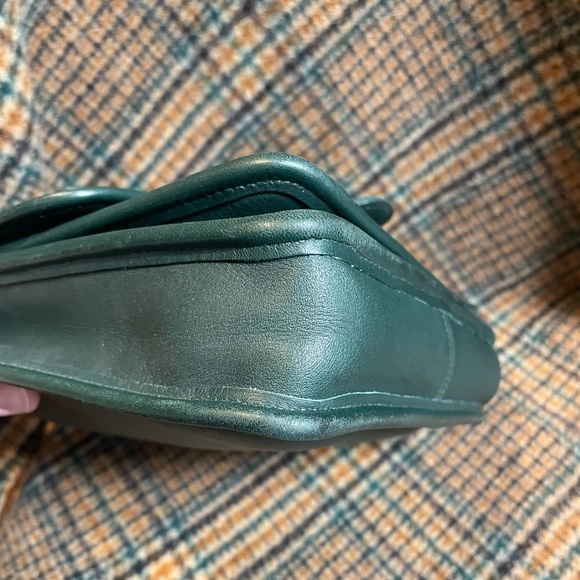 🦋 Coach Green Station Bag. - Picture 8 of 15